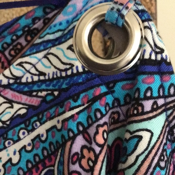 New Cable & Gauge Women’s Top. - Picture 3 of 3